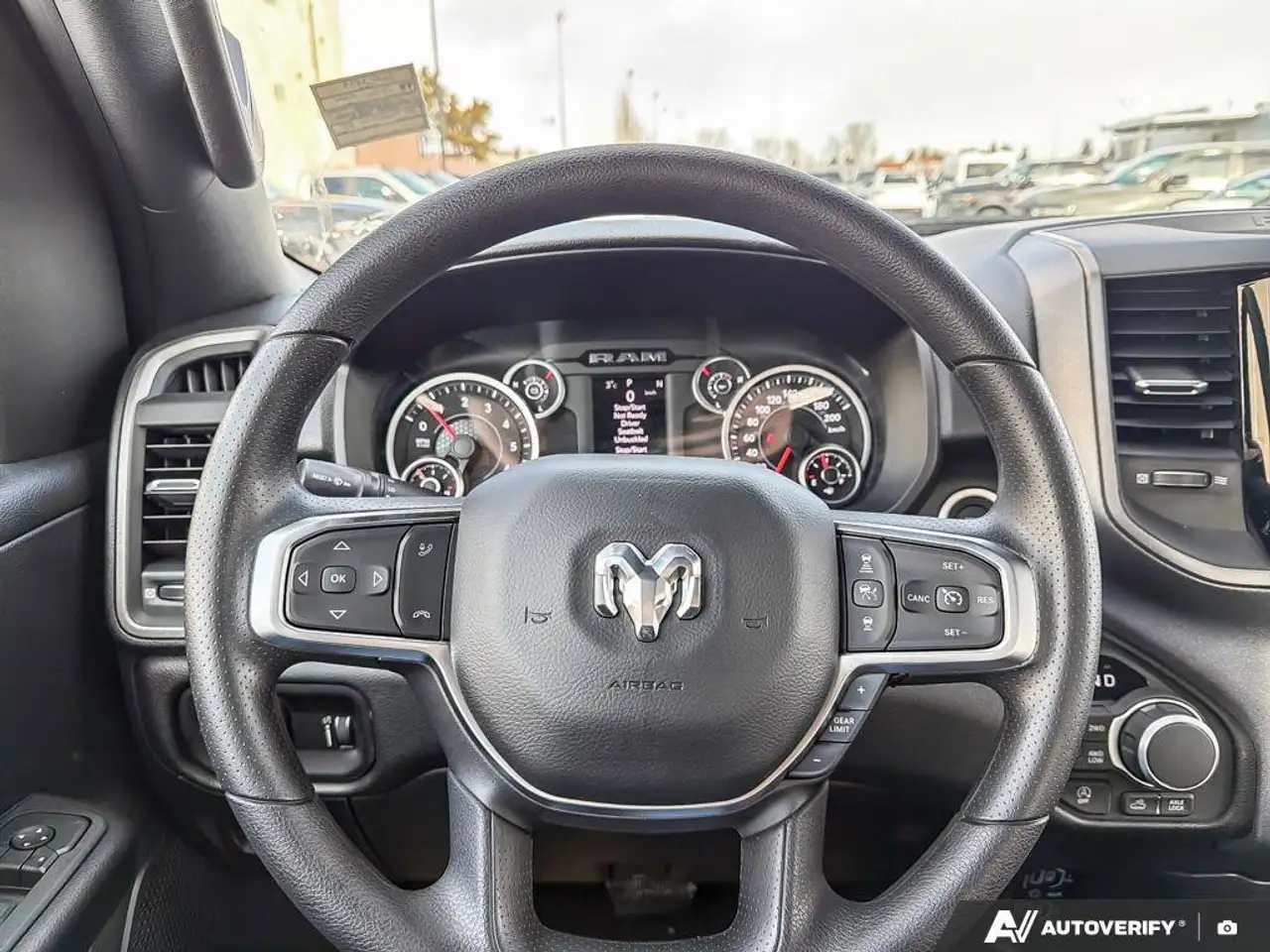 RAM 1500 снимка RAM 1500