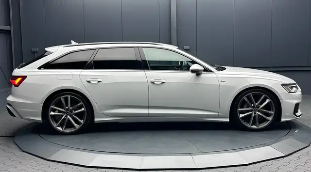 Audi A6 view 6