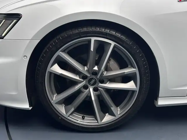 Audi A6 view 9