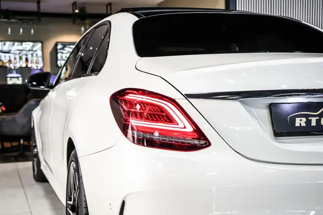 Mercedes-Benz C Class view 13