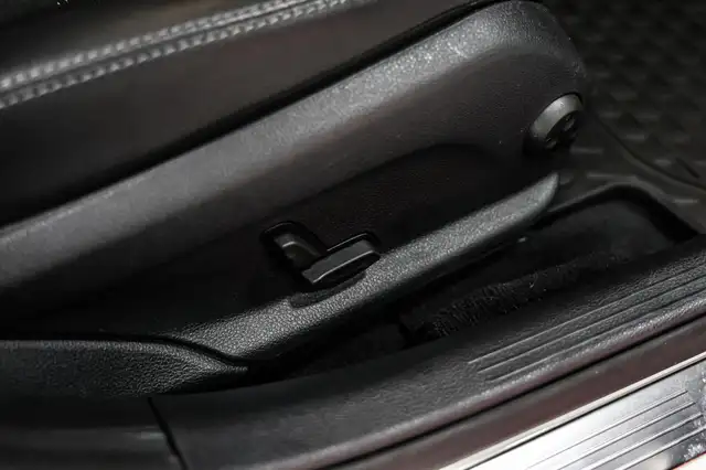 Mercedes-Benz C-Class view 24