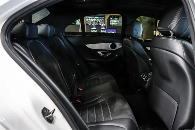 Mercedes-Benz C-Class view 23
