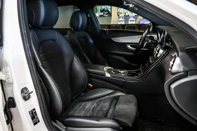 Mercedes-Benz C-Class view 21