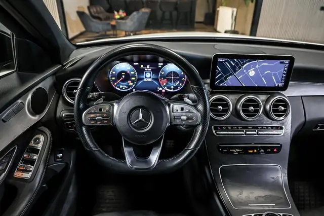 Mercedes-Benz C-Class view 27