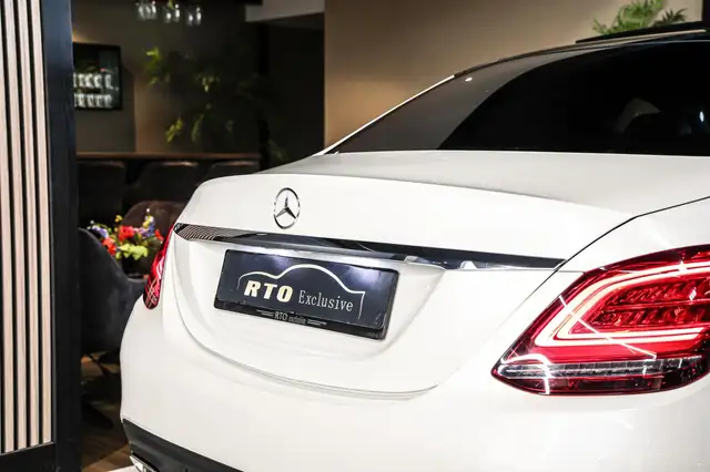 Mercedes-Benz C-Class view 18