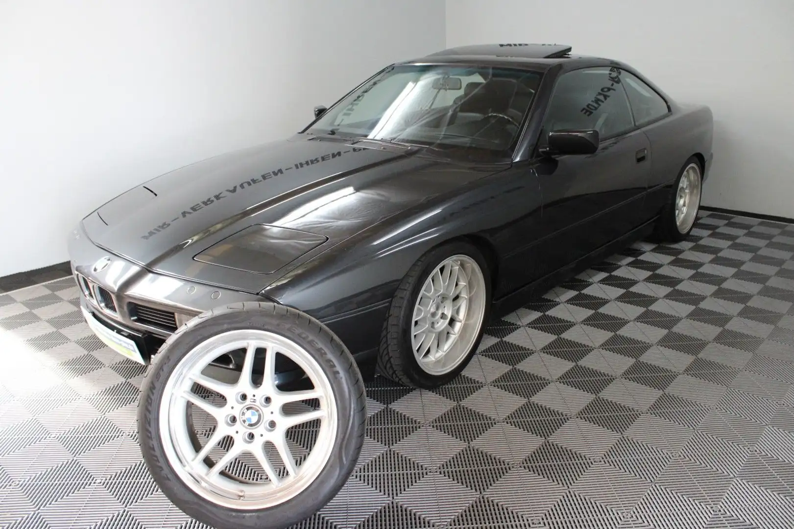 BMW 850 i V12 D-Auto M Räder Service NEU BMW History Negro - 1