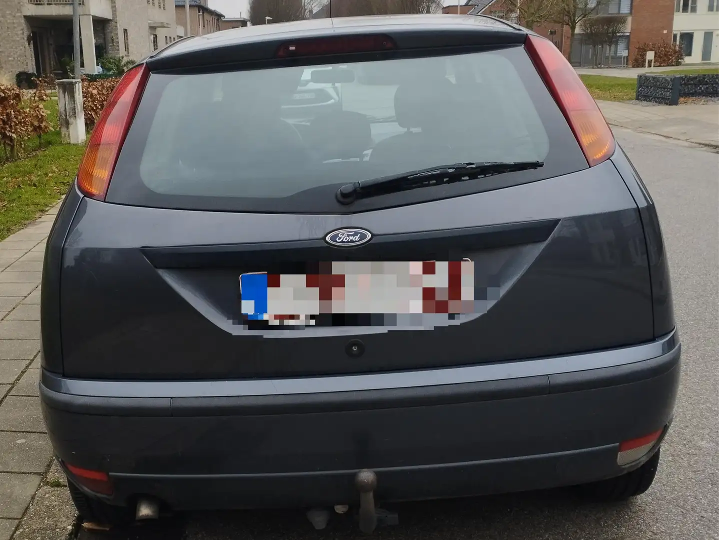 Ford Focus Focus 1.8 DI Futura Gris - 2