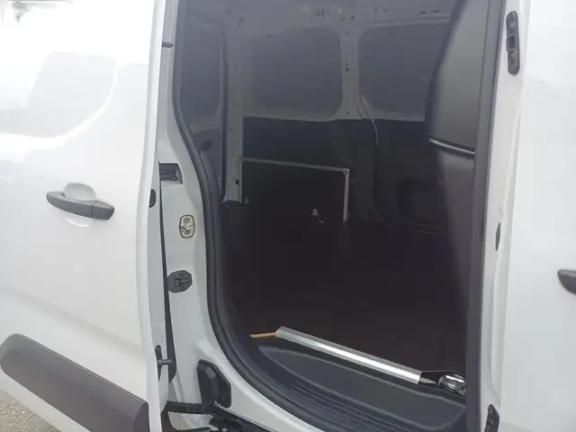 Peugeot Partner view 13