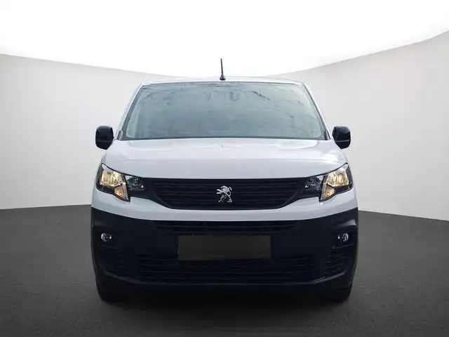 Peugeot Partner view 2