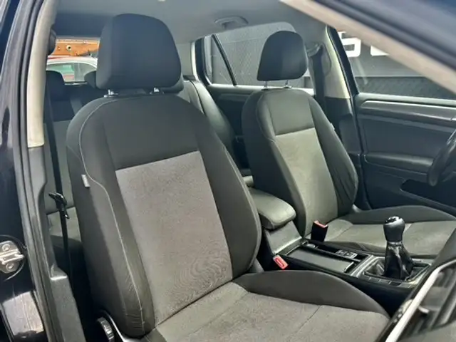 Volkswagen Golf view 14