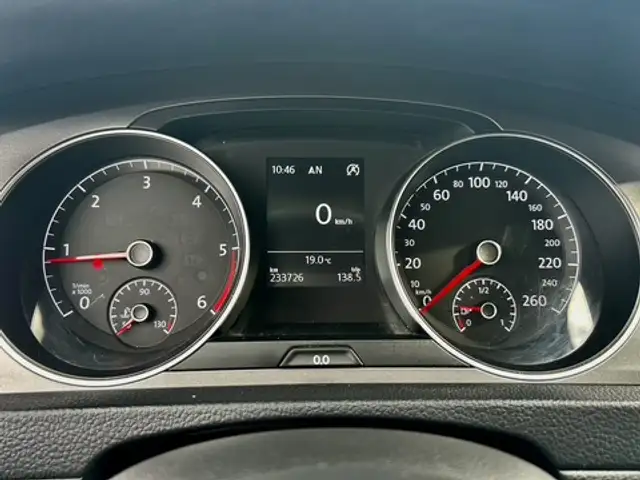 Volkswagen Golf view 11