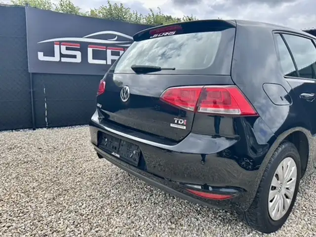 Volkswagen Golf view 9