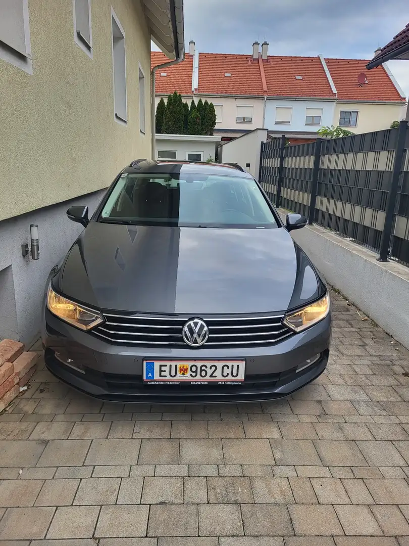 Volkswagen Passat Trendline 1,6 TDI BlueMotion - 1
