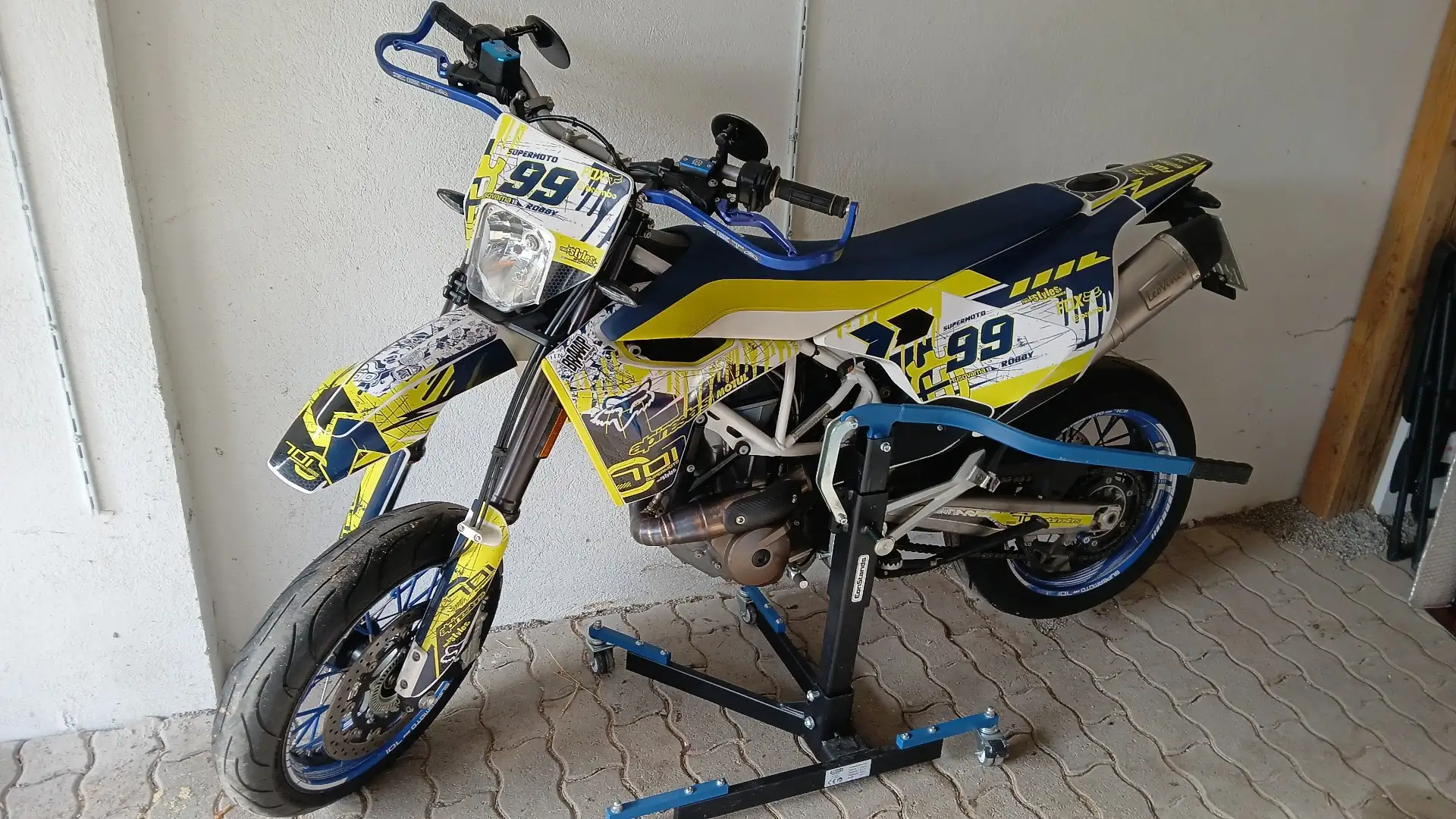 Husqvarna 701 Supermoto Galben - 1