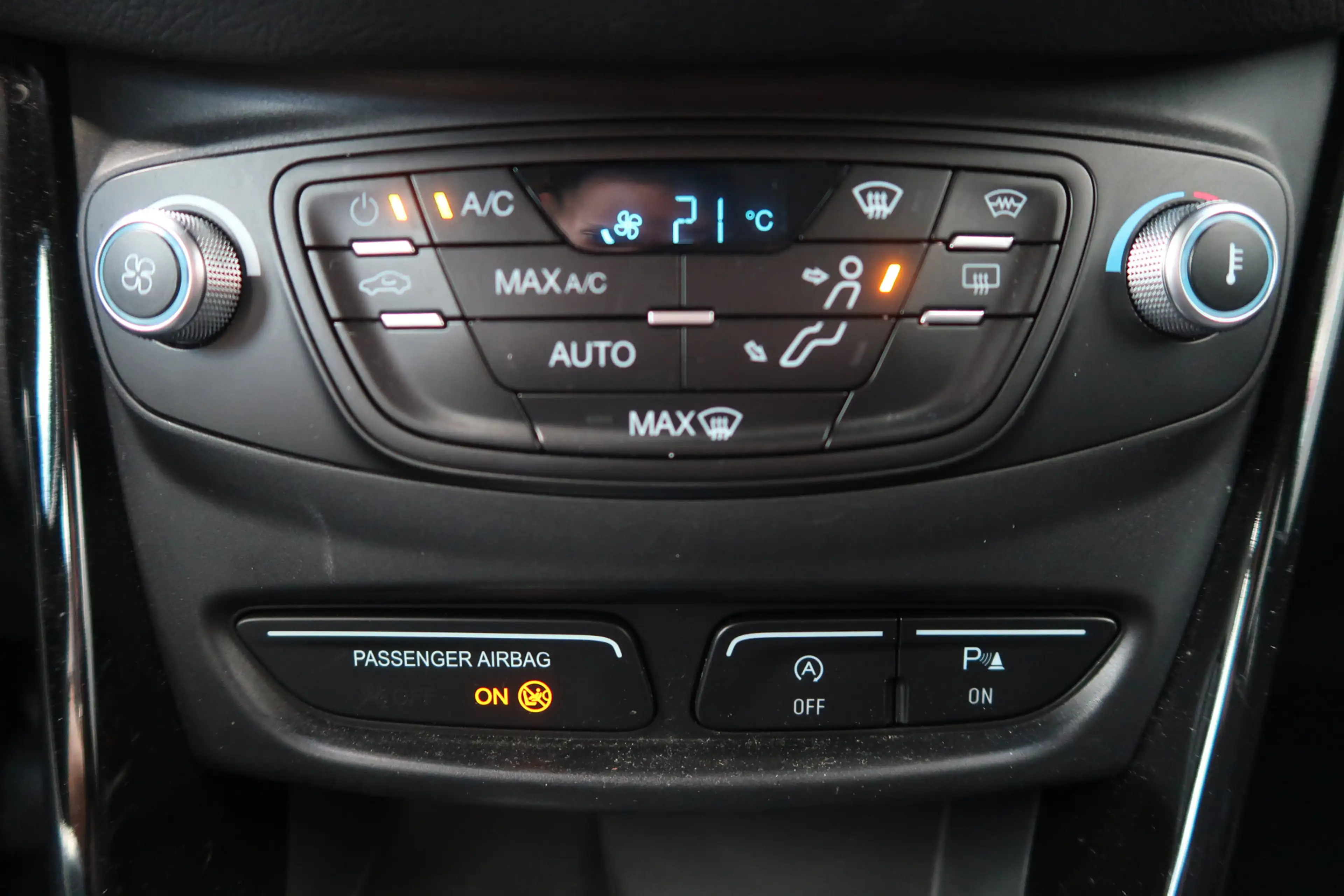 Ford B-Max 1.0 EcoBoost Titanium Bij ons bedrijf in onderhoud — photo 25