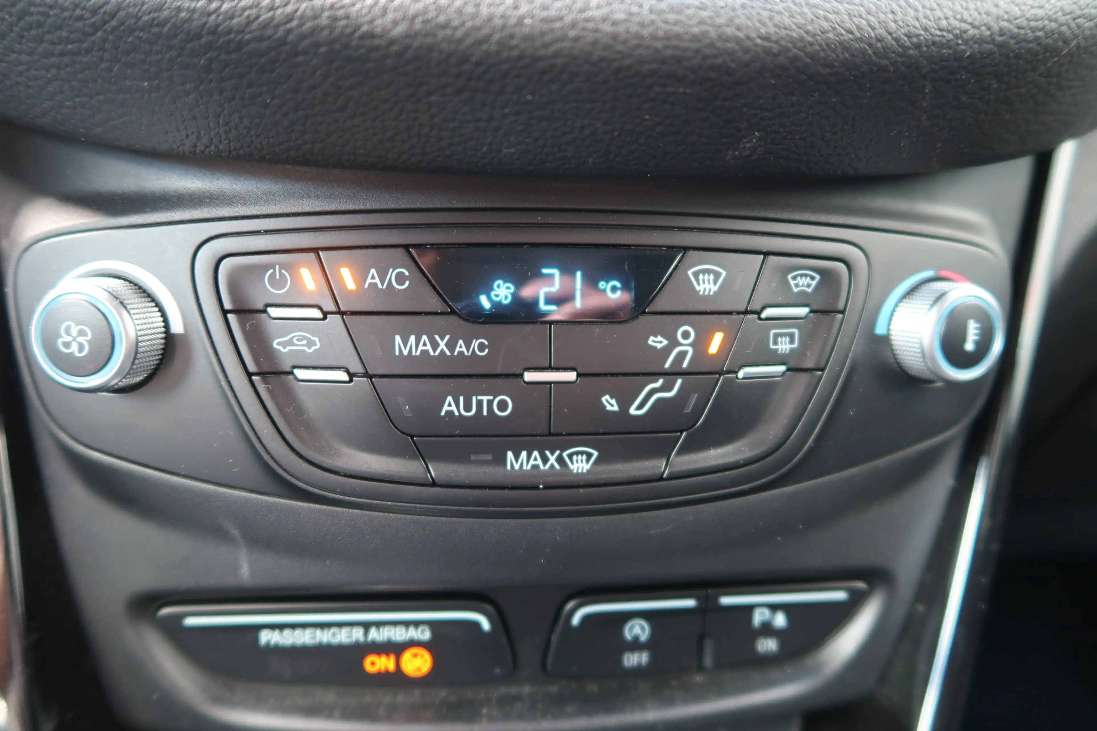 Ford B-Max 1.0 EcoBoost Titanium Bij ons bedrijf in onderhoud — photo 26