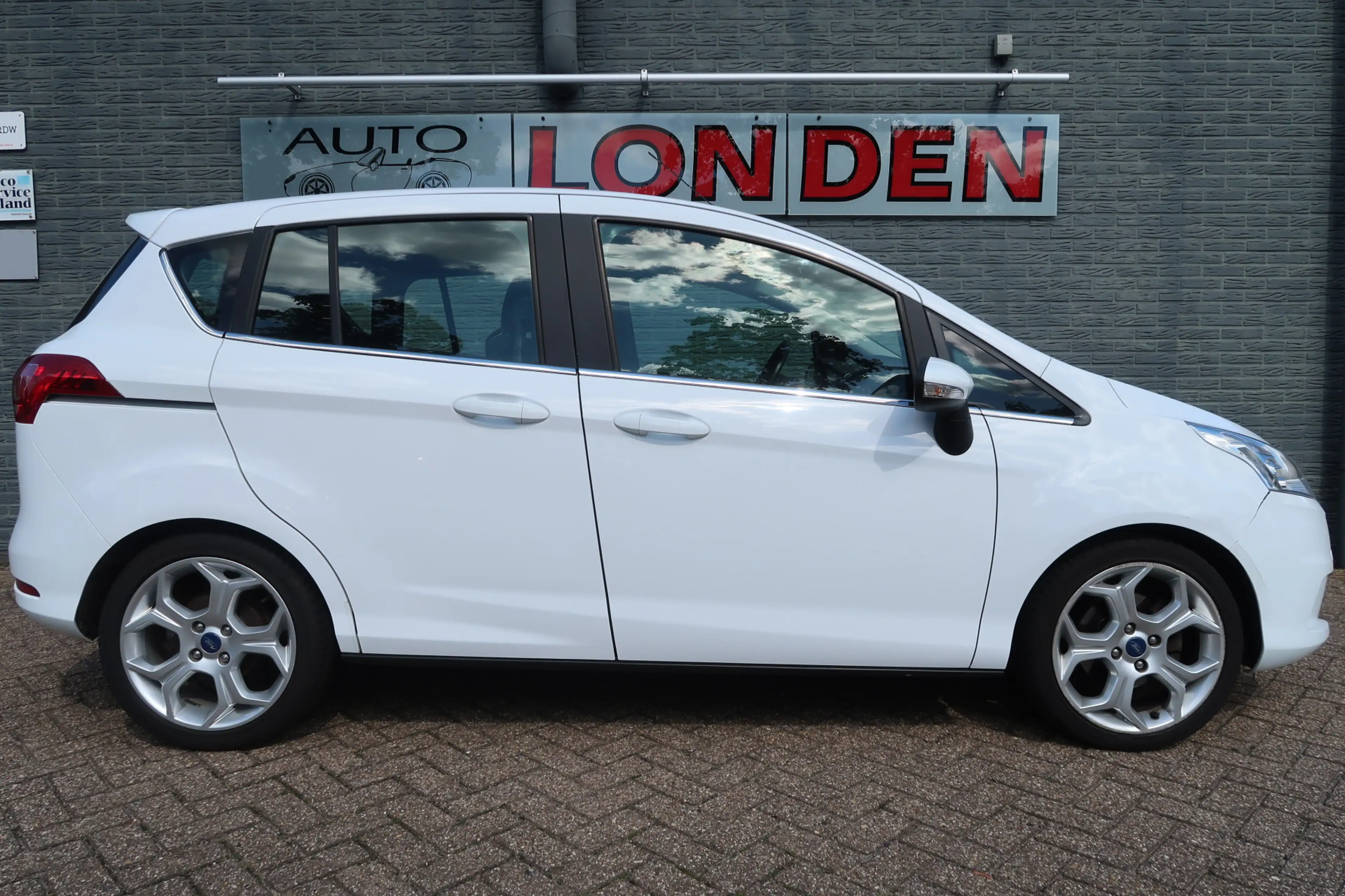 Ford B-Max 1.0 EcoBoost Titanium Bij ons bedrijf in onderhoud — photo 2