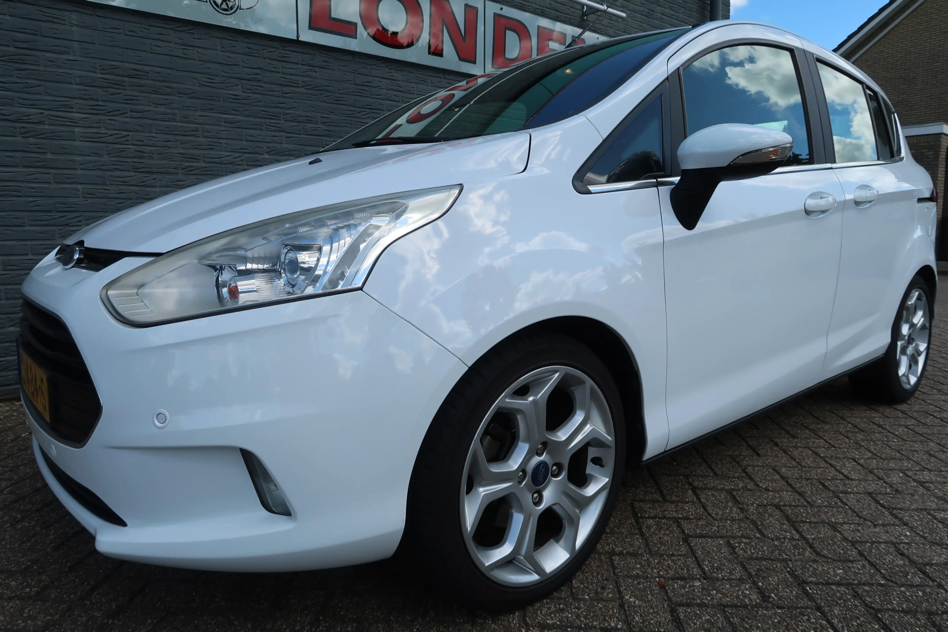 Ford B-Max 1.0 EcoBoost Titanium Bij ons bedrijf in onderhoud