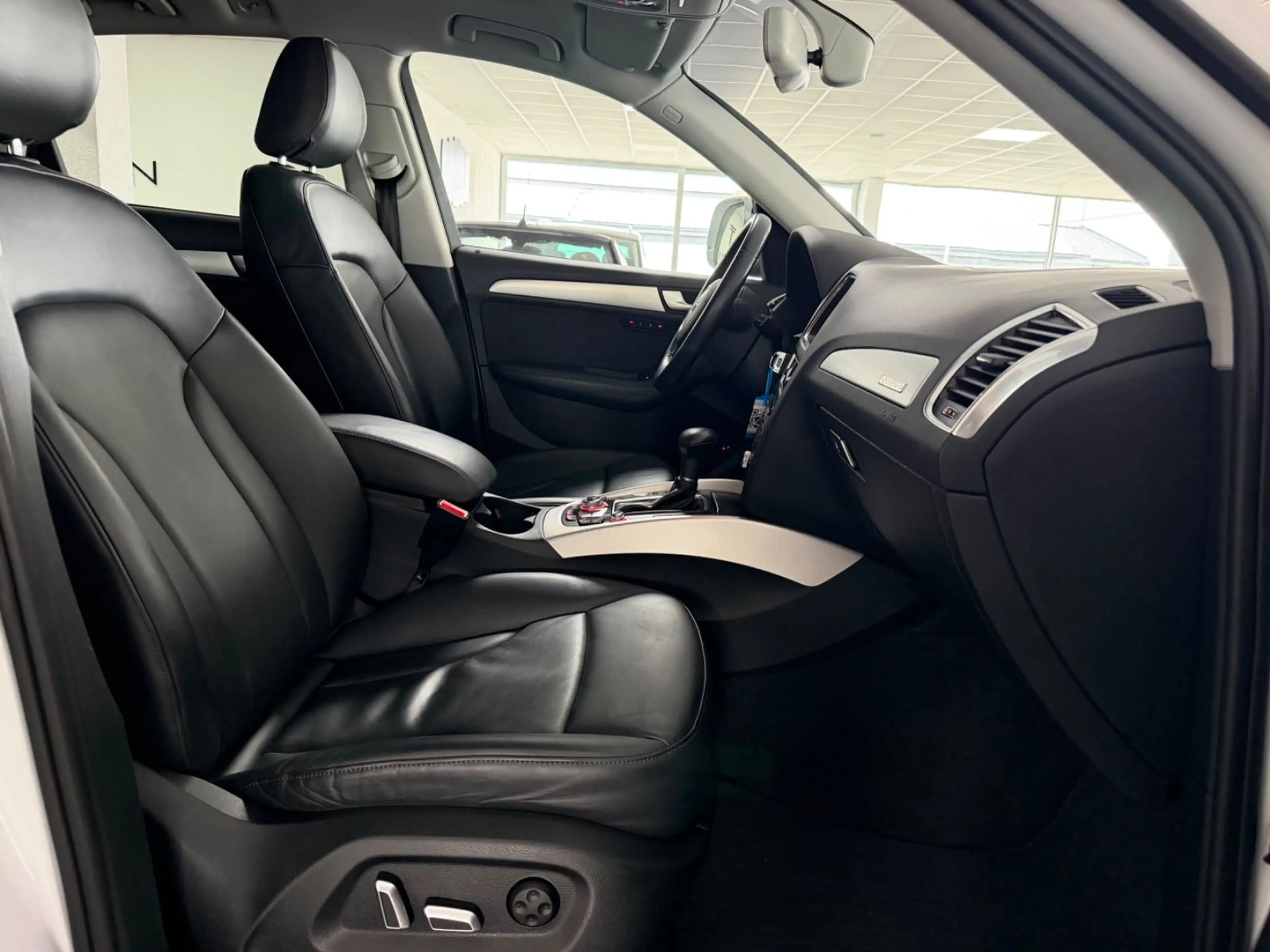 Audi Q5 3.0 TDI 190 kW quattro S-Line / 2.Hand / PANO — photo 11