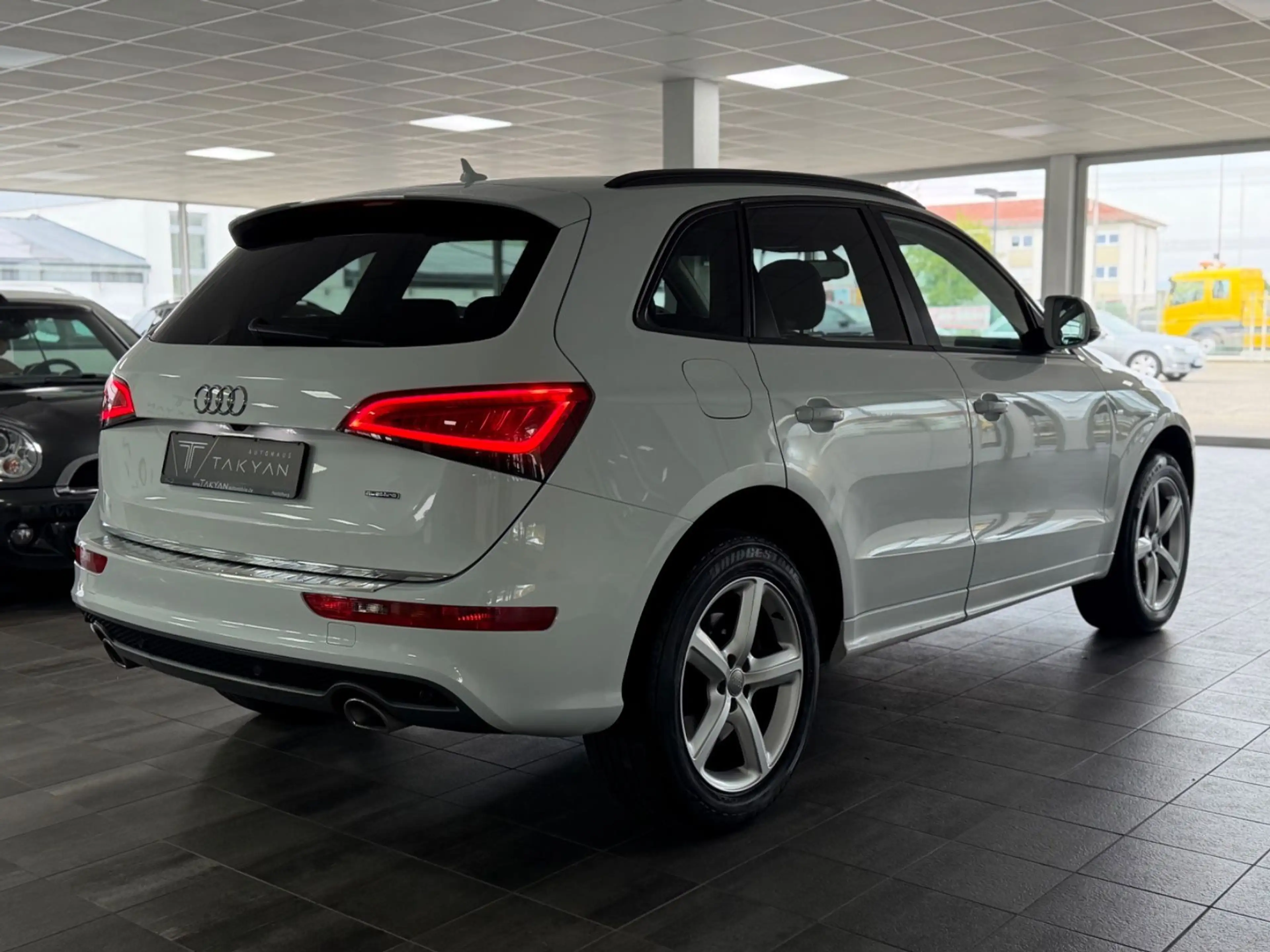 Audi Q5 3.0 TDI 190 kW quattro S-Line / 2.Hand / PANO — photo 7