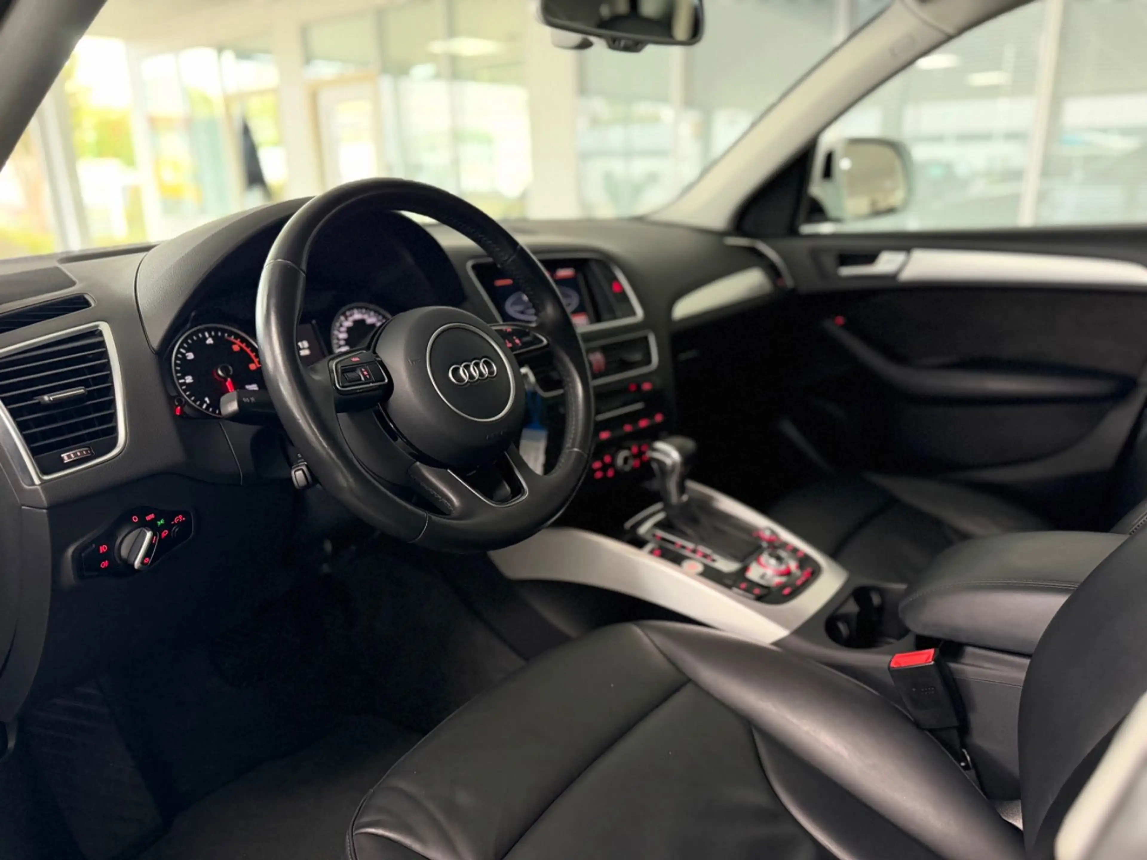 Audi Q5 3.0 TDI 190 kW quattro S-Line / 2.Hand / PANO — photo 9