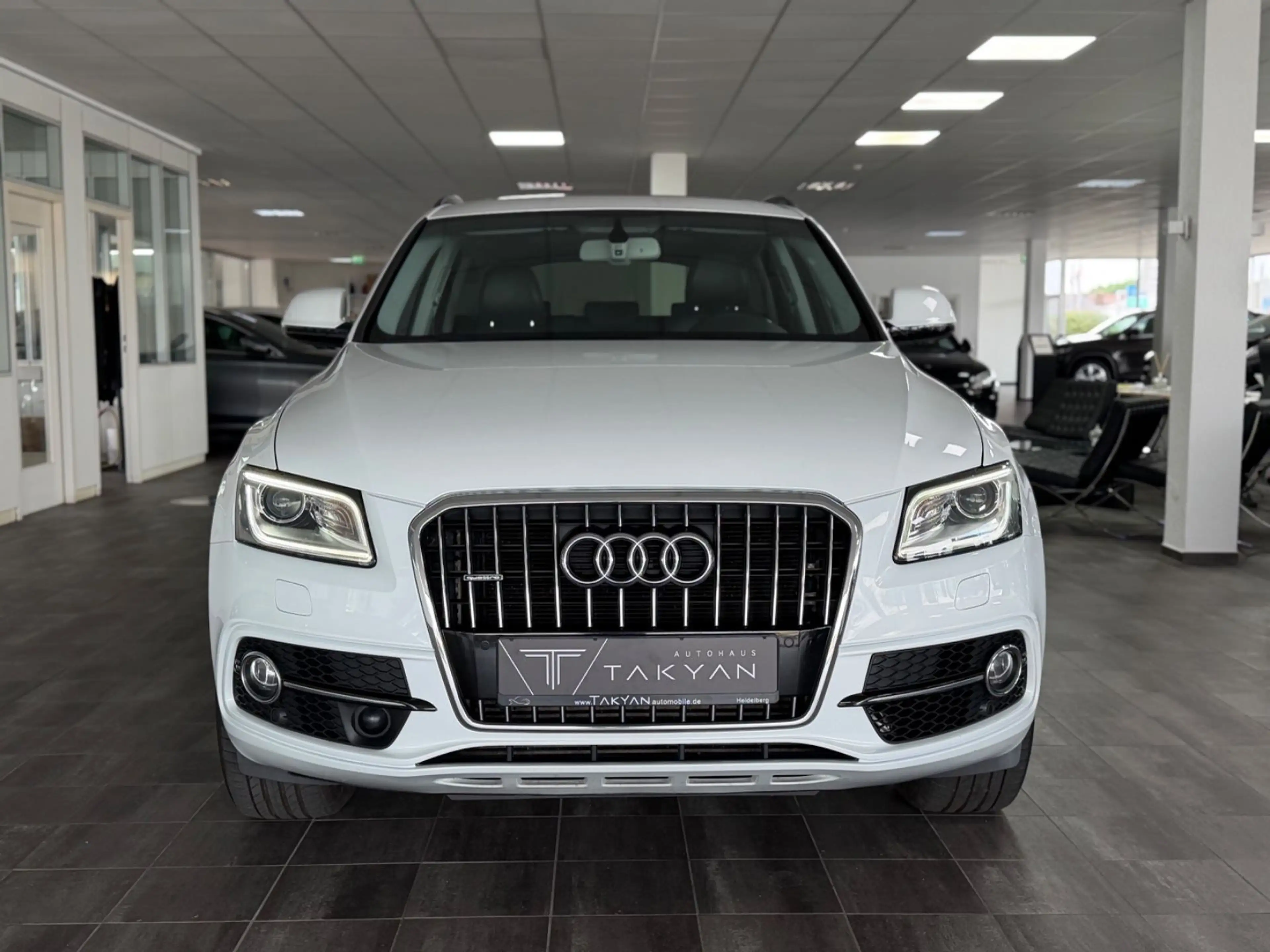 Audi Q5 3.0 TDI 190 kW quattro S-Line / 2.Hand / PANO — photo 2