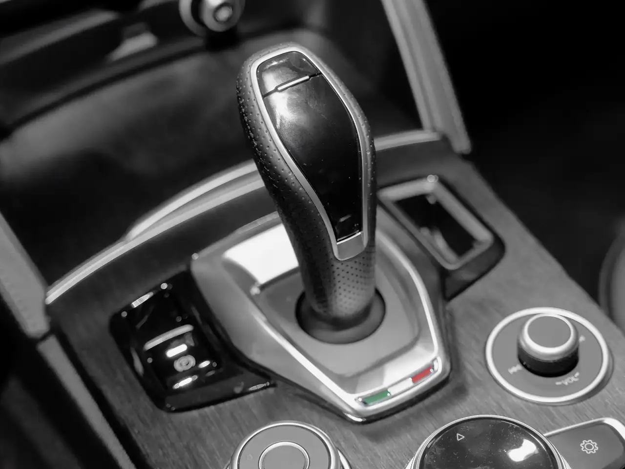 Alfa Romeo Stelvio 2026 — фото 13