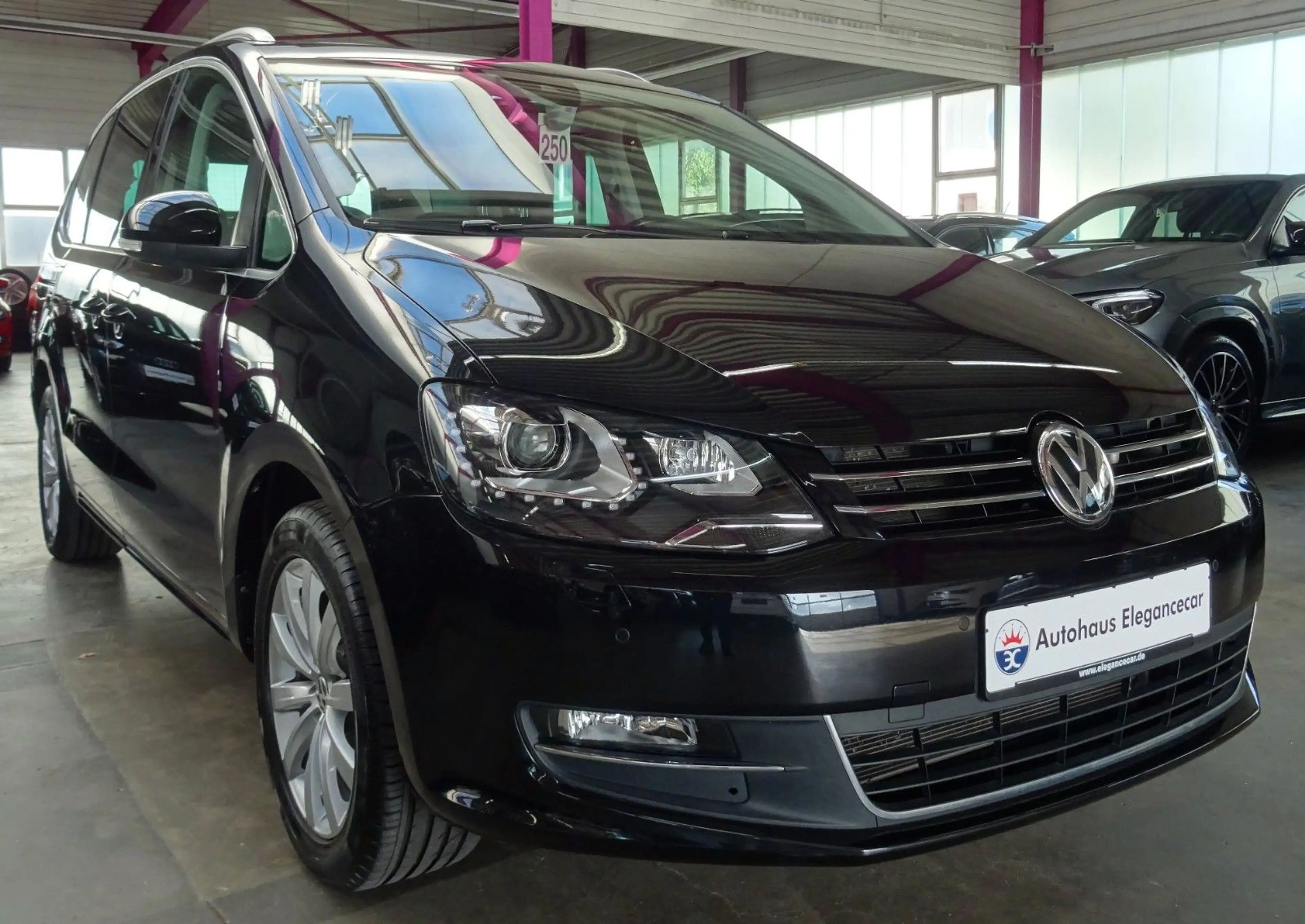 Volkswagen Sharan 1.4TSI HL.*7 SITZER*AHK*PANO*CAM*ACC*LED* — photo 8
