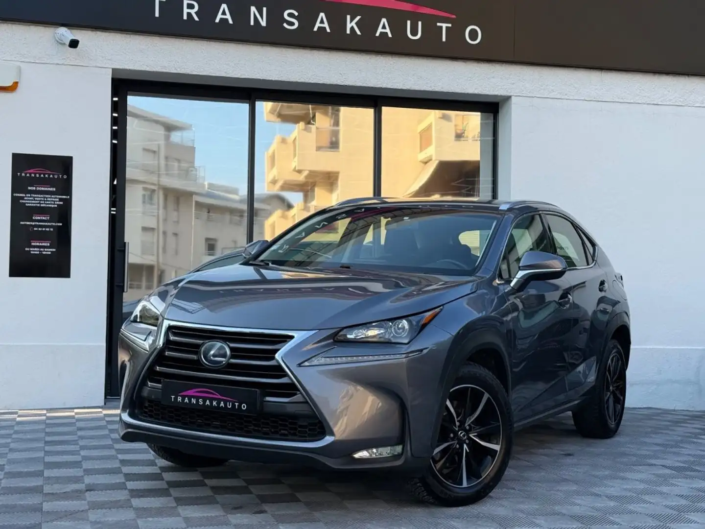 Lexus NX 300h NX300H L 2.5 VVT-i 16V 197 Hybrid AWD E-CVT 155 cv Boite auto Executive 300h 2WD Grau - 1