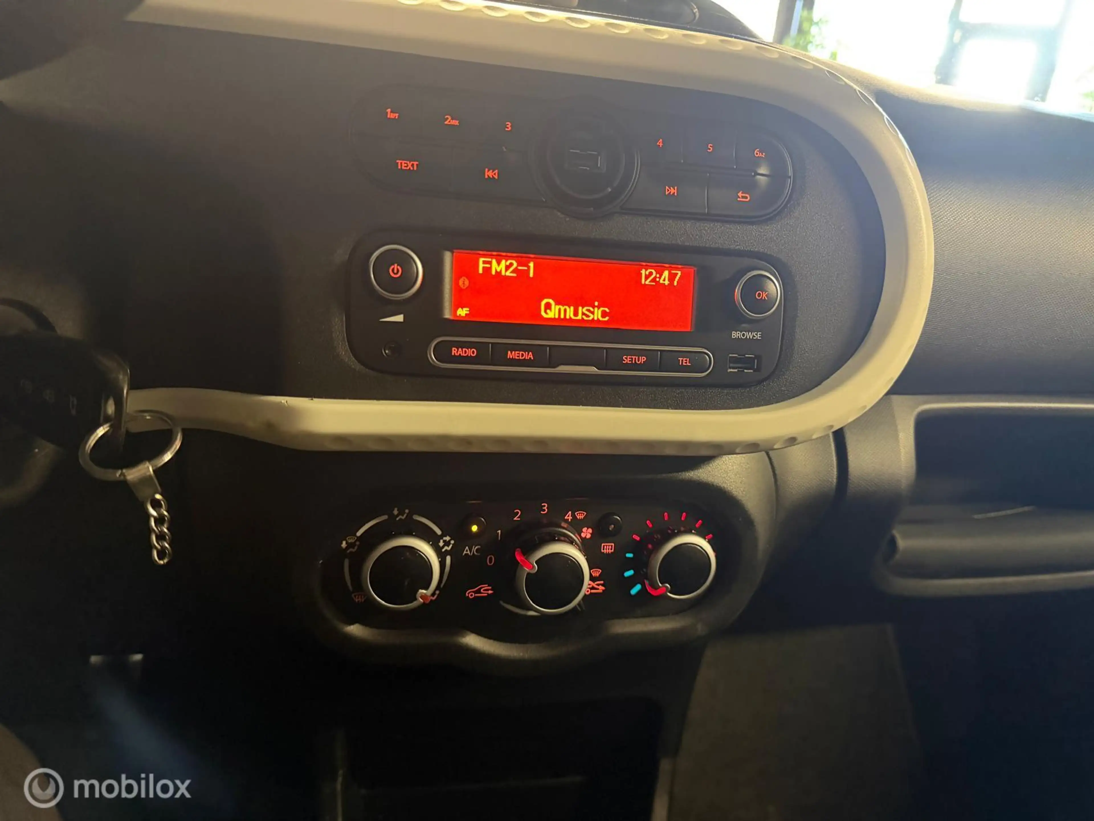 Renault Twingo 1.0 Collection-NAP-CRUIS-AIRCO-BLUETOOTH-5 D — photo 15