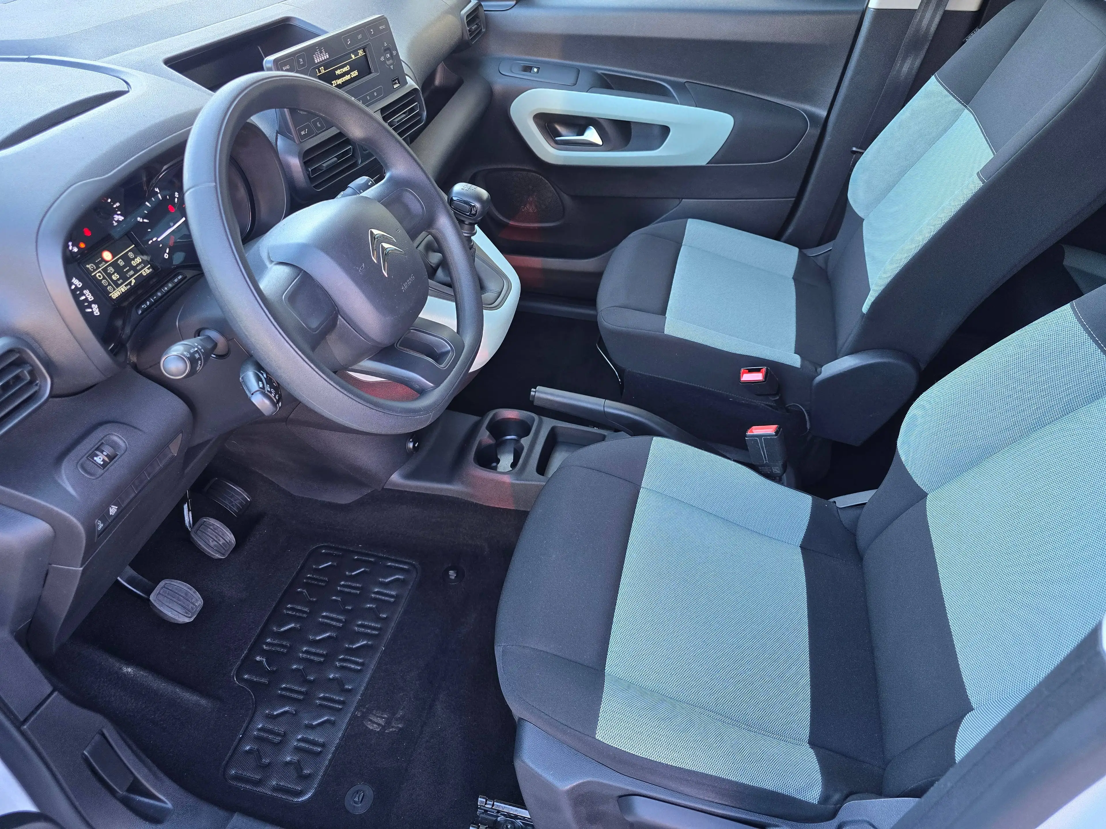 Citroen Berlingo M PureTech 110 LIVE*5-Sitzer*Einparkhilfe*Spurassistent*Verkehrszeichenerkennung*Klima — photo 9