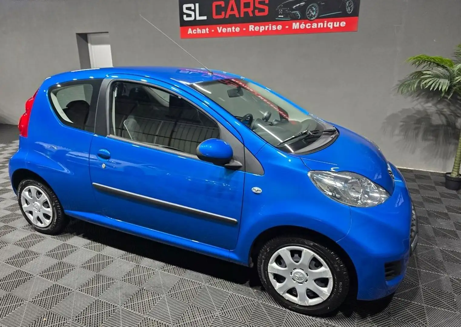 Peugeot 107 1.0l 68ch Active Blau - 1