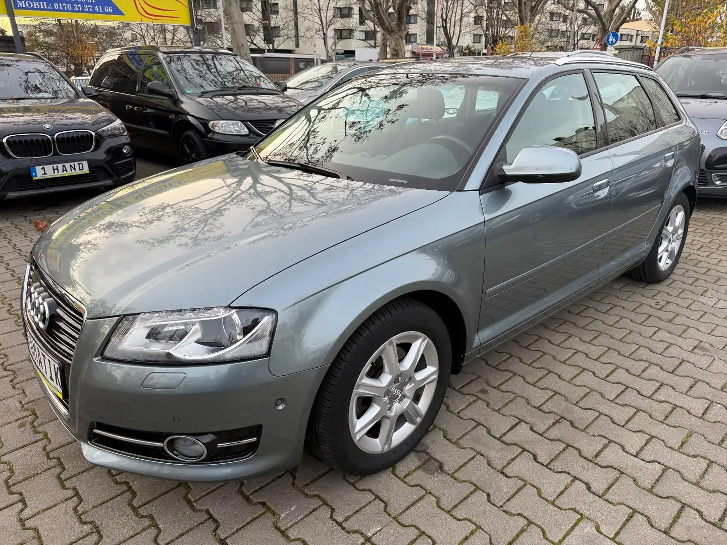 Audi A3 Sportback 1.4 TFSI Ambiente AUTOMATIK* Gris - 1