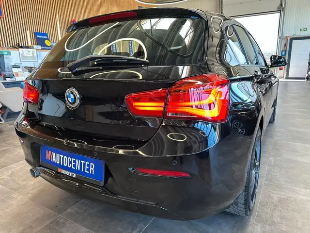 BMW 1 Series view 2