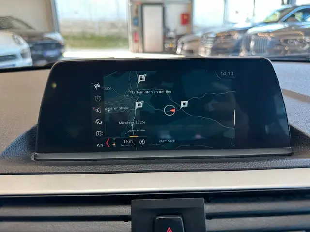 BMW 1 Series view 13