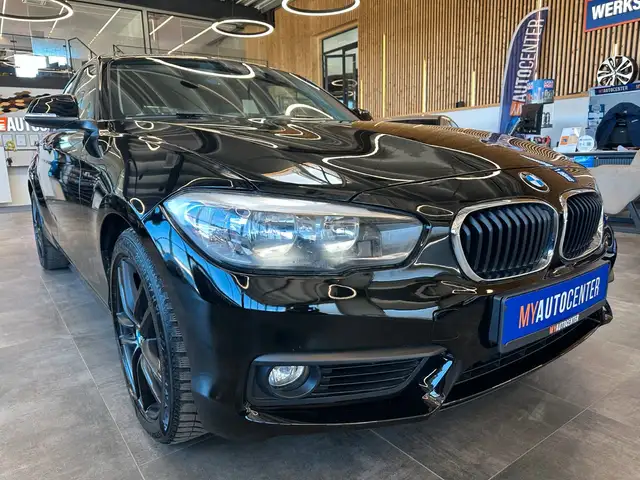 BMW 1 Series view 3