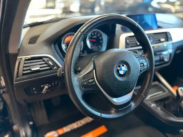 BMW 1 Series view 9