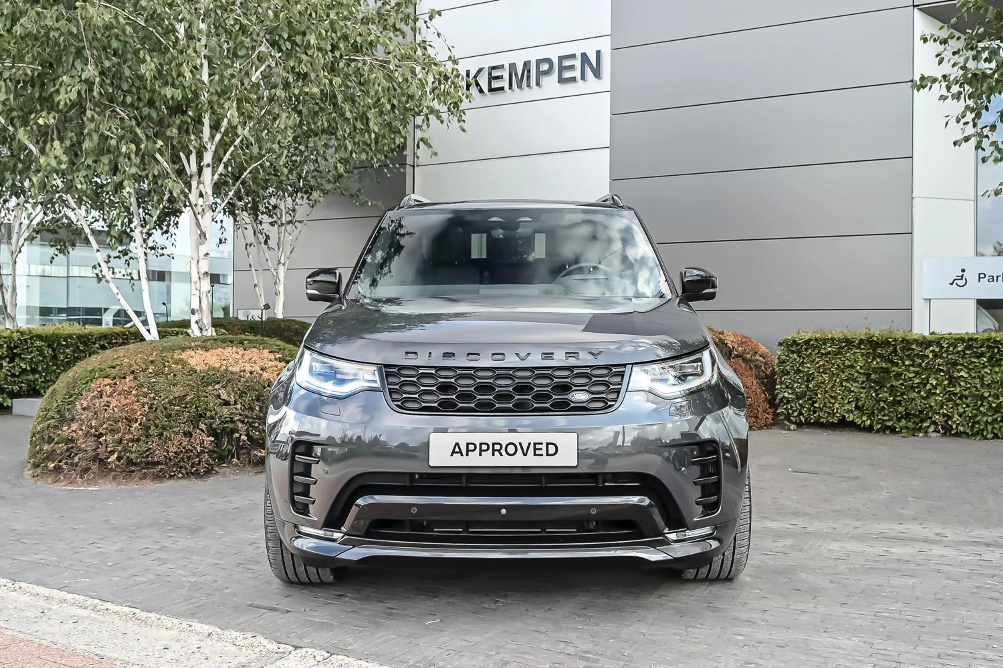 Land Rover Discovery D300 Dynamic HSE // 7 Zit — photo 2