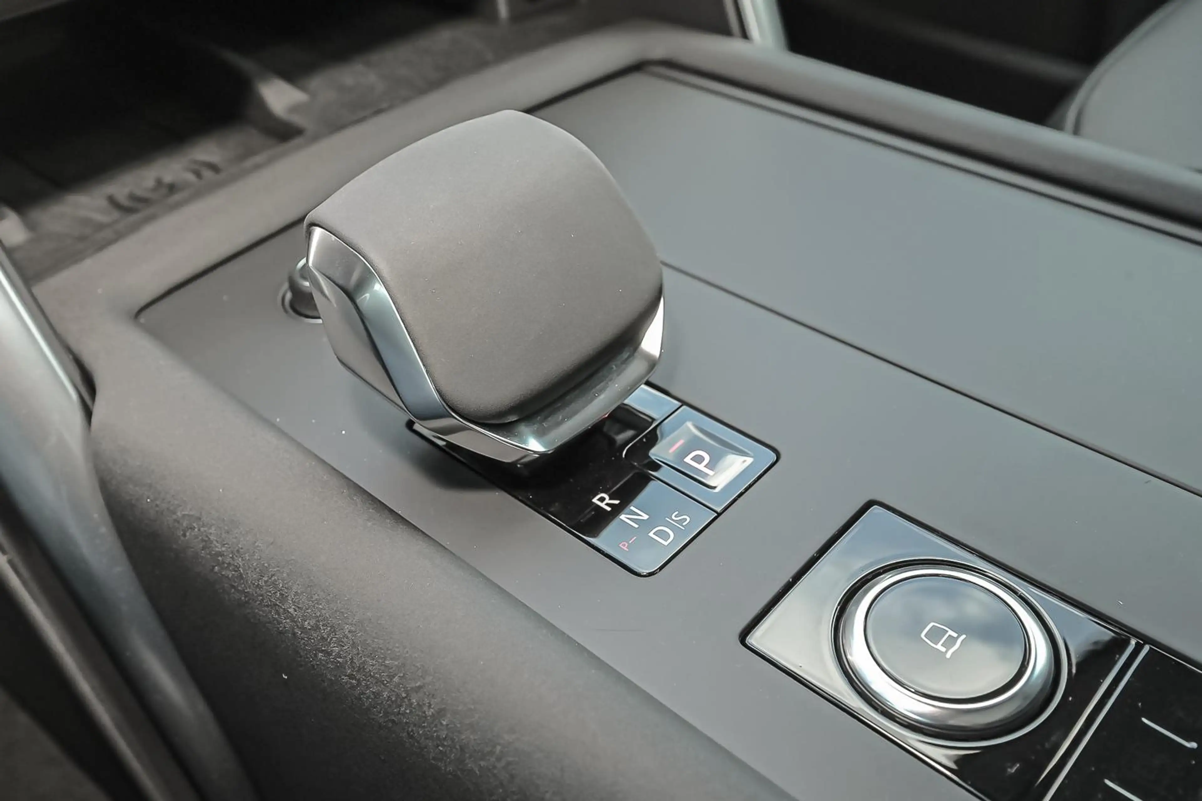 Land Rover Discovery D300 Dynamic HSE // 7 Zit — photo 9