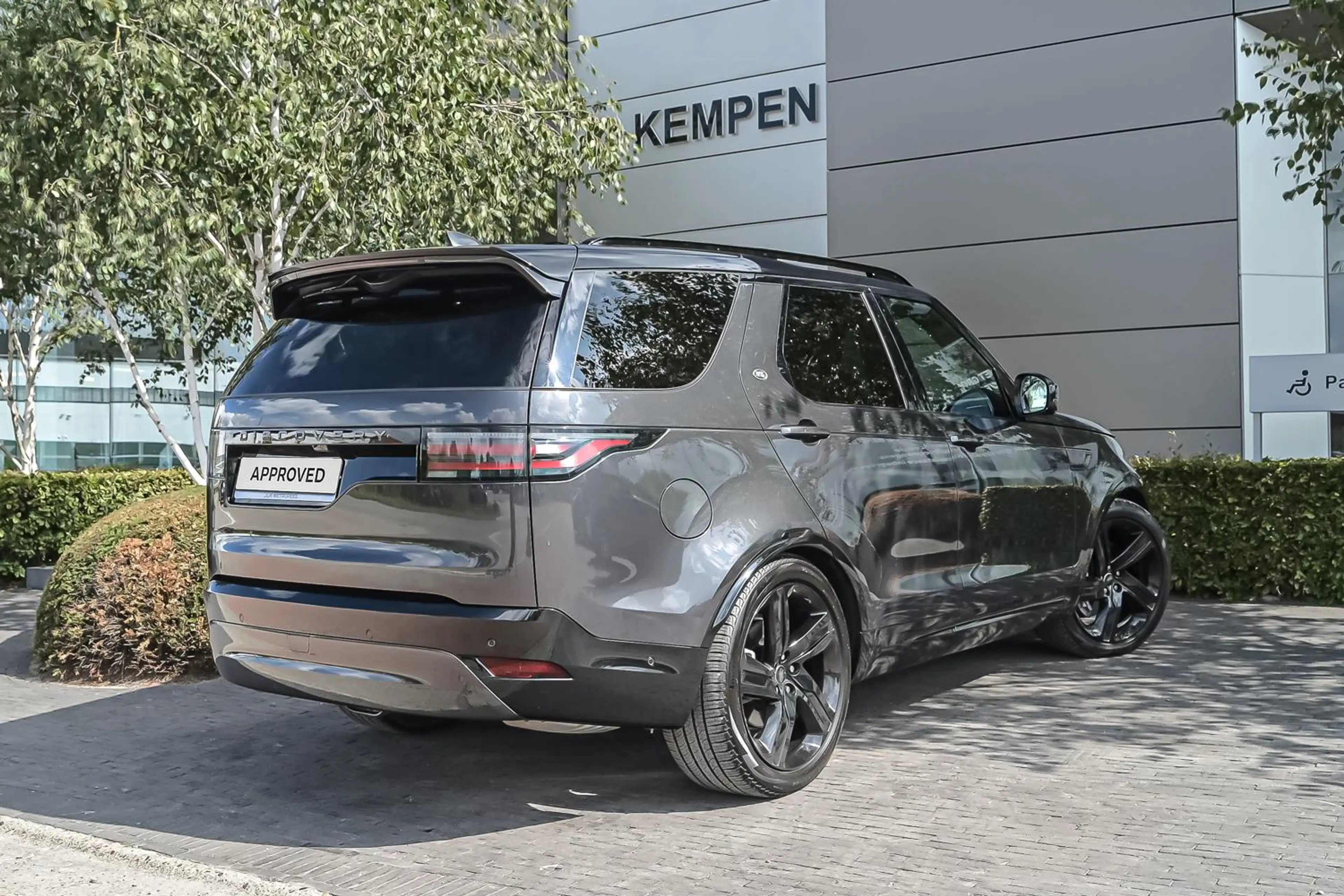 Land Rover Discovery D300 Dynamic HSE // 7 Zit — photo 5