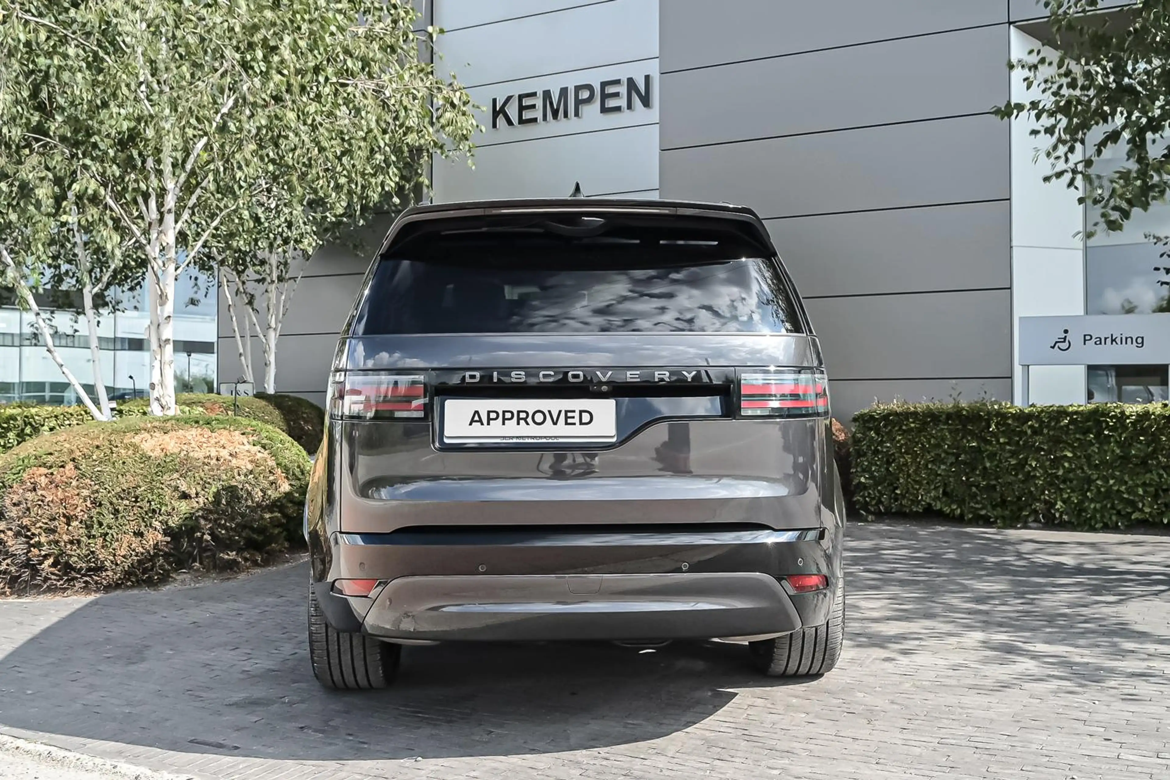 Land Rover Discovery D300 Dynamic HSE // 7 Zit — photo 4