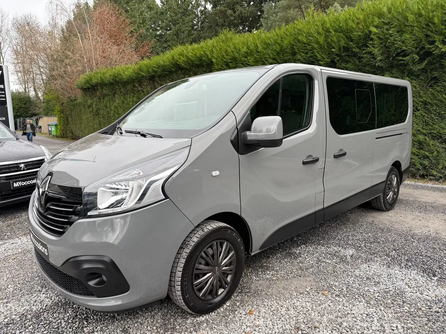 Renault Trafic Trafic Passenger 1.6 dCi L2H1 - 8 PLACES - A VOIR Gris - 1
