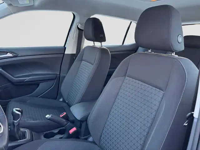 Volkswagen T-Cross view 9