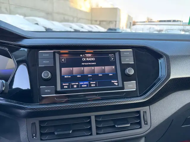 Volkswagen T-Cross view 13