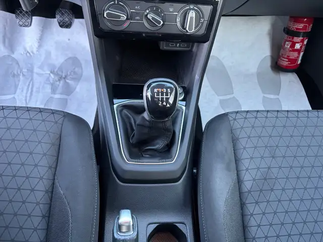 Volkswagen T-Cross view 11