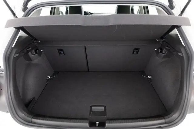 Volkswagen Polo view 8