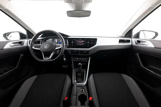 Volkswagen Polo view 5
