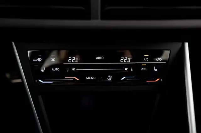 Volkswagen Polo view 10