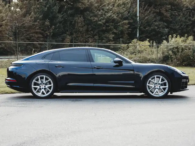 Porsche Panamera view 4