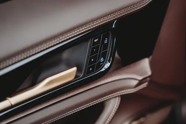 Porsche Panamera view 11